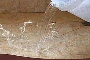 文圣漏水维修 免砸砖防水材料该如何施工